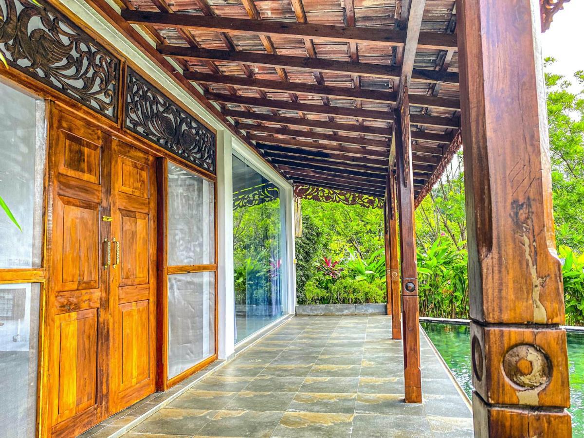 Waterland Hotel Negombo Exterior photo