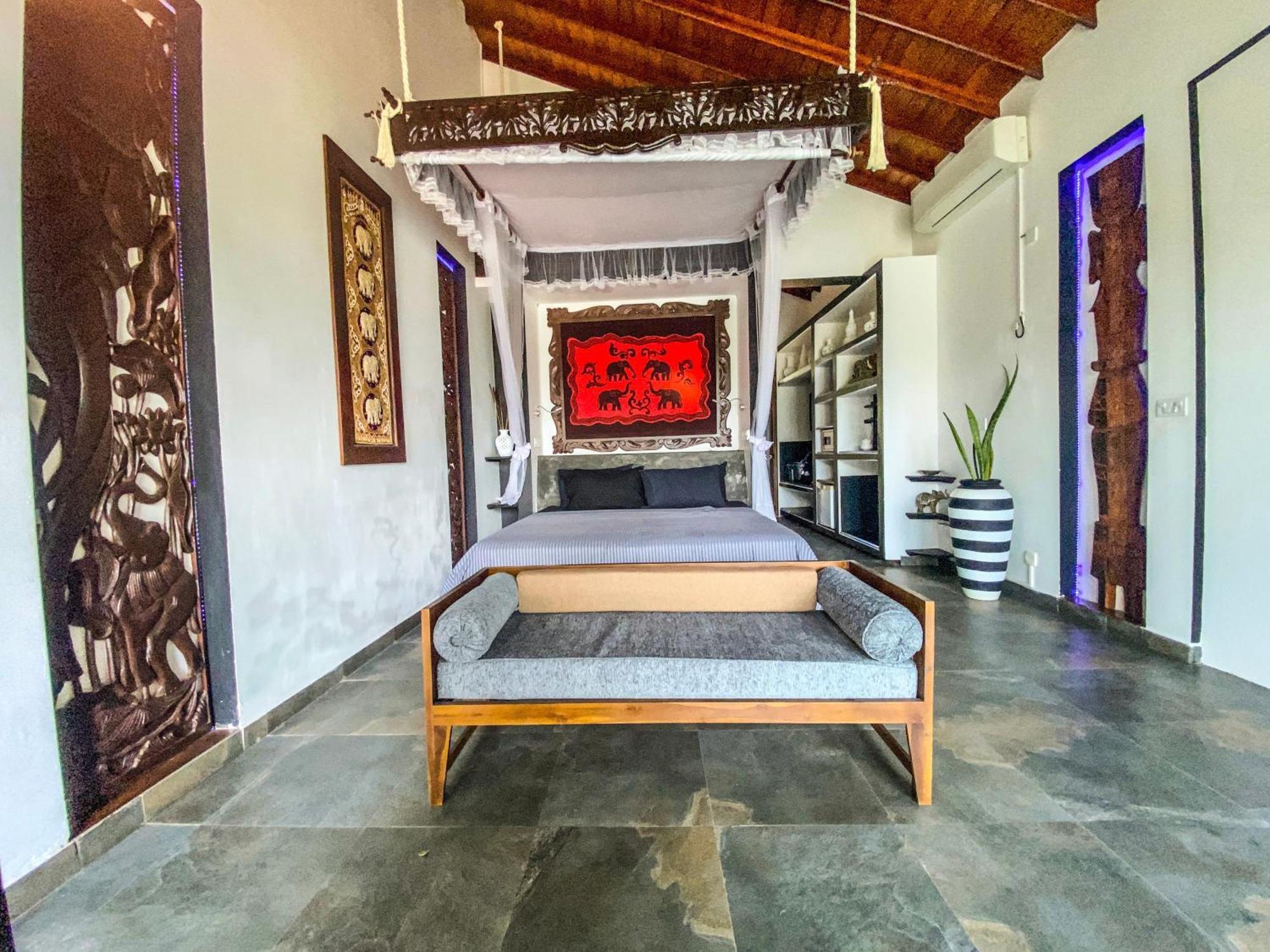 Waterland Hotel Negombo Exterior photo