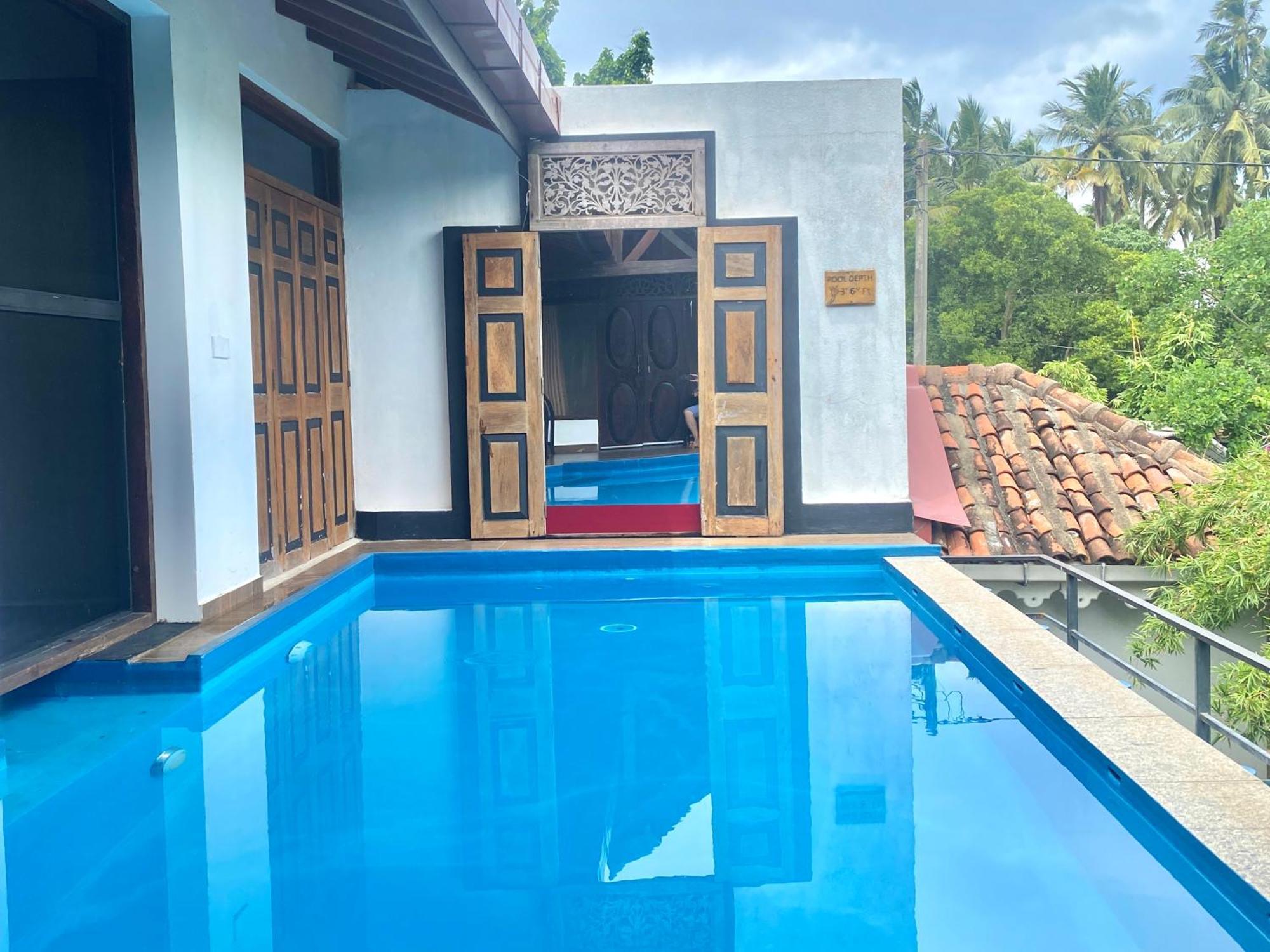 Waterland Hotel Negombo Exterior photo