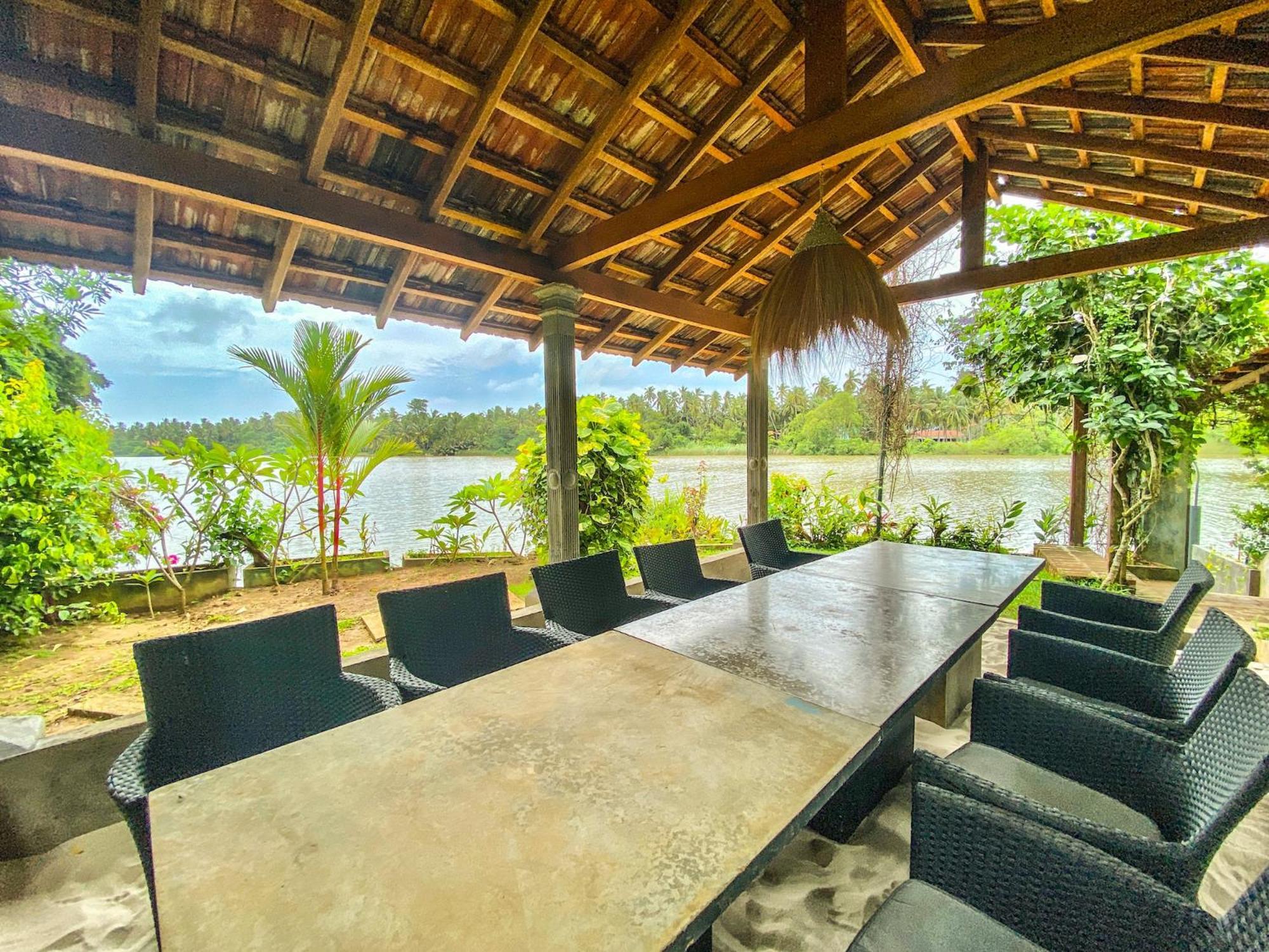 Waterland Hotel Negombo Exterior photo